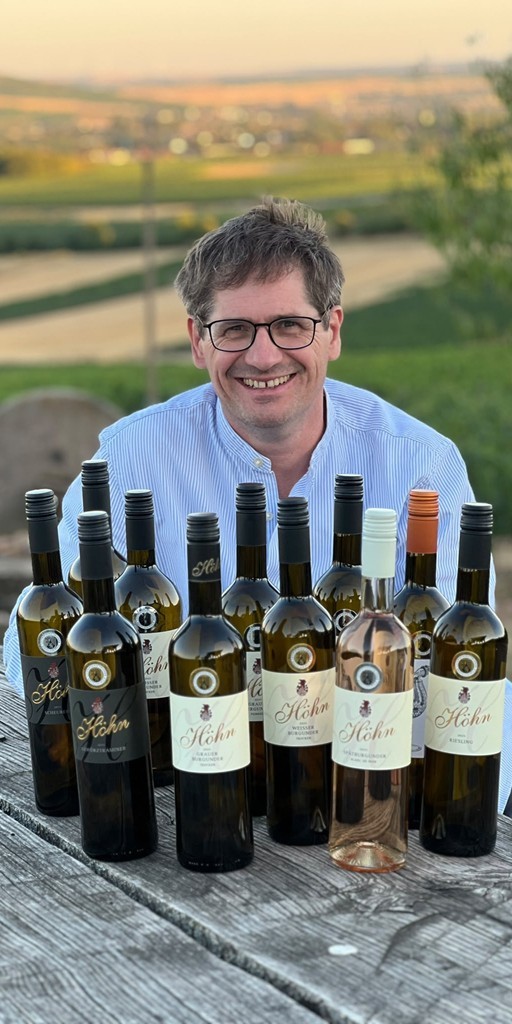 Produktbild von: Artikel-Nr.: P26FProbepaket Prämierte Weine -feinherb-inkl. Versand4 Flaschen 2025 Grauer Burgunder4 Flaschen 2025 Weißer Burgunder4 Flaschen 2025 Riesling